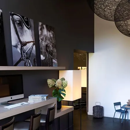 Western Du Parc Chantilly