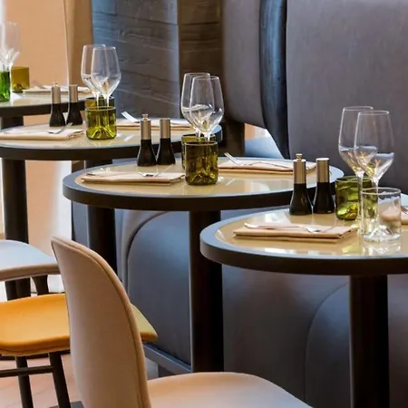 Western Du Parc 4* Chantilly