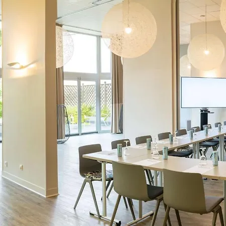 Western Du Parc 4* Chantilly