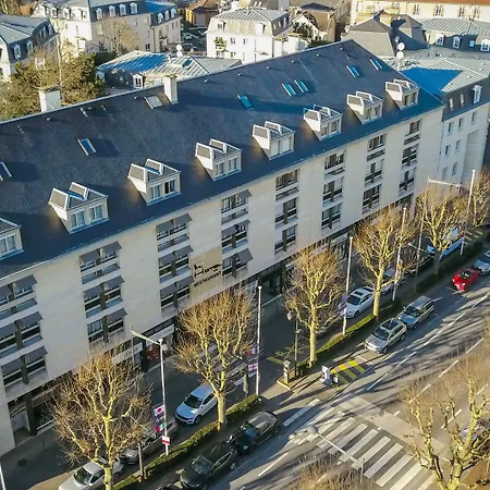 Western Du Parc Chantilly