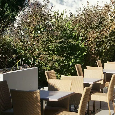 Western Du Parc Σαντιγί