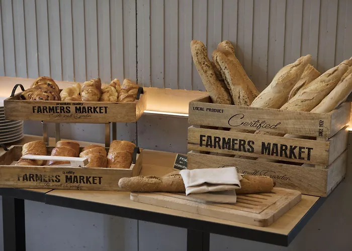 Western Du Parc Chantilly