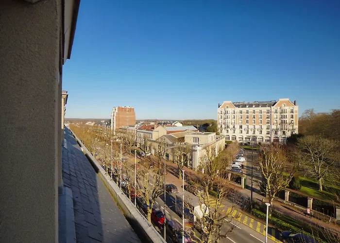 Western Du Parc Chantilly