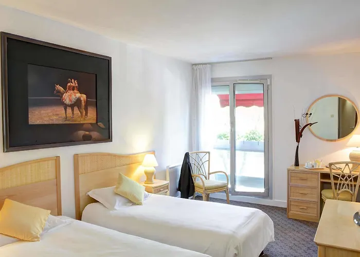 Hotel Western Du Parc Chantilly